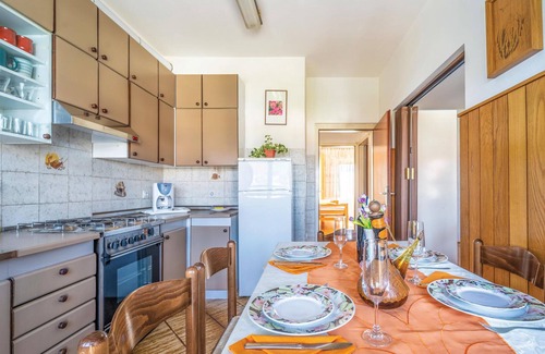 Stinjan House | 4 bedroom pet friendly home in Stinjan