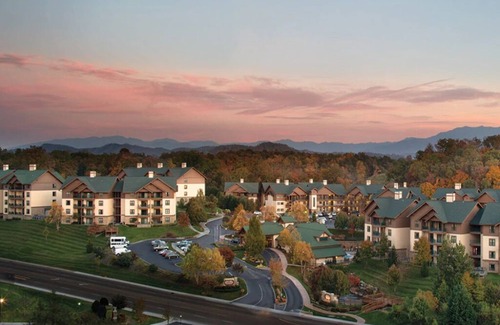 Sevierville Condo | 4 Bedroom Presidential Suite w/Fully Kitchen in Great Smoky Mountains!