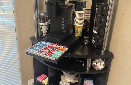 Port Arthur House | 4- Bedroom Serenity: 8 Beds Your Peaceful Retreat: Television in Every Bedroom