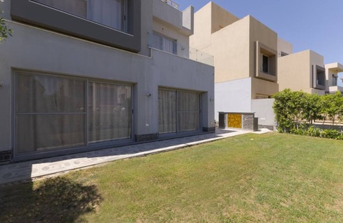 6th of October City Villa | 4-bedroom villa in palm hills compound with garden