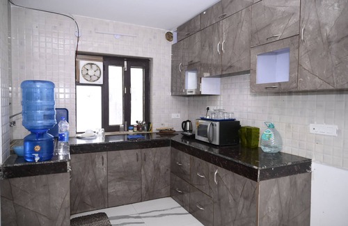 Mohangarh Villa | 4-bedroom villa in welcoming Lucknow with AC, WiFi. Enjoyable stay guaranteed