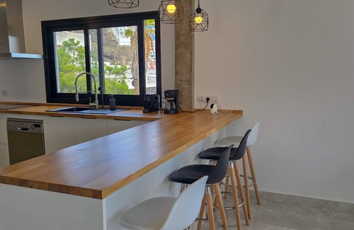 Tabaiba Apartment | 4 Bedroom Villa, Private Pool Garage Wi-Fi