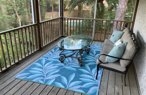 Saint Simons Heights House | 4 Bedrooms, 3 Baths, Sleeps 10 and only 5 minutes from the Beach and the Pier.