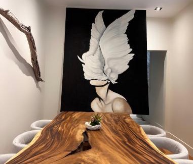 East Allegheny Apartment | 4 BEDS Private Patio Central Modern Stay