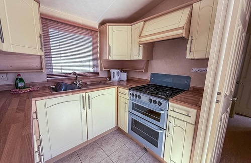 Hunstanton House | 4 berth nearby Hunstanton beach in Norfolk ref 13018L