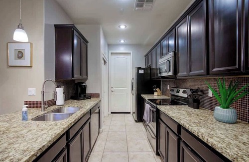 South Scottsdale House | 4-BR Townhome near Old Town Scottsdale