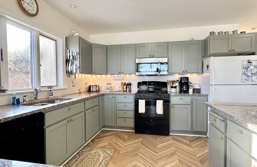 Mount Desert House | 4 BR Waterfront Unique House + Dock! [Osprey Cove]