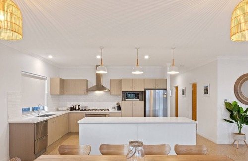 Exmouth House | 4 Corella Court - Pool and Jetty 12m max