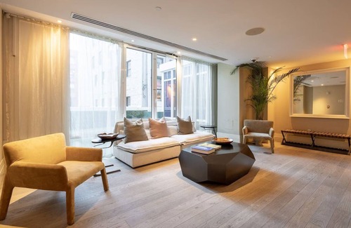 SoHo House | 4 Elegant Deluxe Suites with Living Room! Offering sweeping views of NYC!