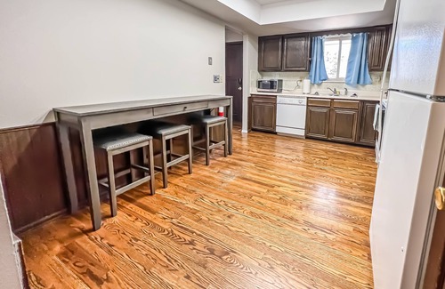 Northeast Colorado Springs House | 4 King beds/6Bdrm & 3Ba/Your Ideal Family Getaway