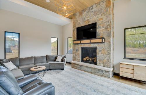 Leadville House | 4 Mi to Dtwn Leadville Retreat with Hot Tub!