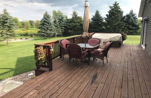 Pickett House | 4 minutes from EAA!