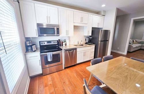Chapel Hill House | 4 Minutes to UNC - 7 Minutes to Carrboro - En-Suite Bathrooms