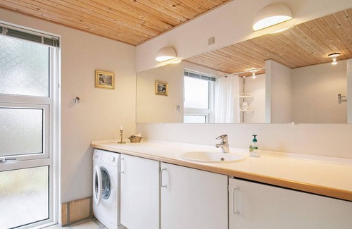 Hou House | 4 person holiday home in Hals