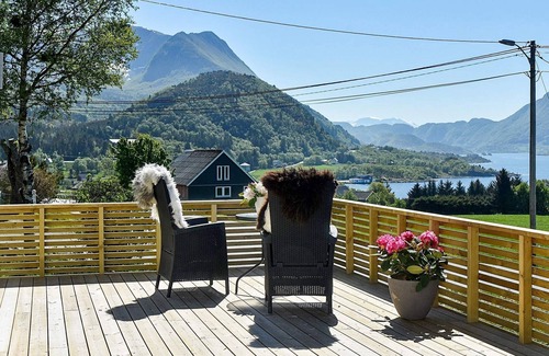 Haram House | 4 person holiday home in Brattvåg