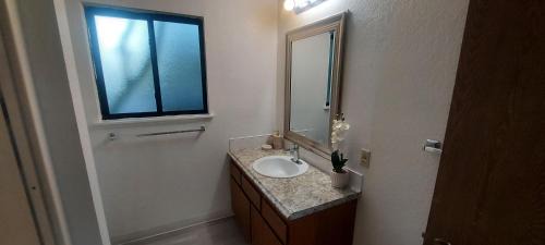 Seahurst Apartment | 4-plex Apartment in Burien - Unit 1 - 7 min from Sea Tac Airport - 15 min from Downtown Seattle