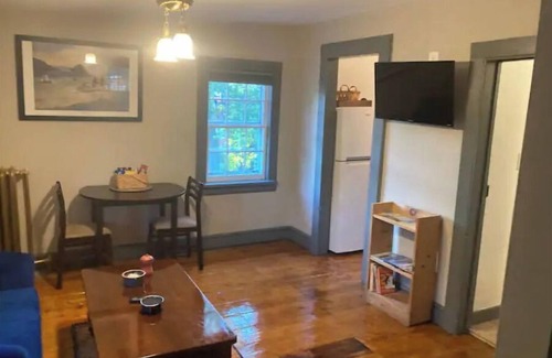 Balmville Apartment | #4 Quaint 1 bedroom apartment in Historic Building