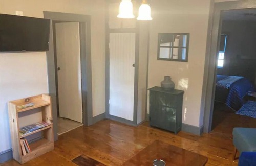 Balmville Apartment | #4 Quaint 1 bedroom apartment in Historic Building