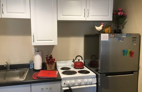 Poinsettia Heights Apartment | #4: Quiet Studio w/Strong Wifi