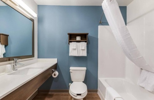Bearss Plaza House | 4 Relaxing Units w/ Kitchenette, Free Parking! Near Tampa International Airport!