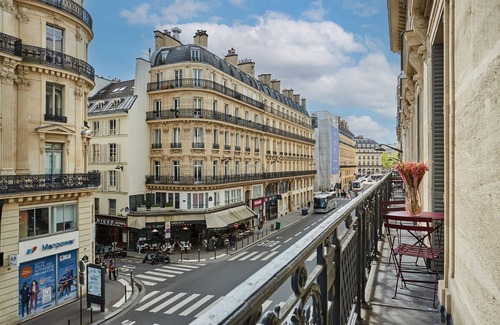 Chaussee-d'Antin Apartment | 4 Rooms Apartment Opera Vendome