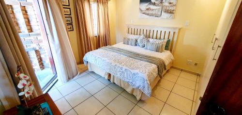 Margate Apartment | 4 Shore - 99 Ramsgate - 6 Sleeper - Close to the Beach!