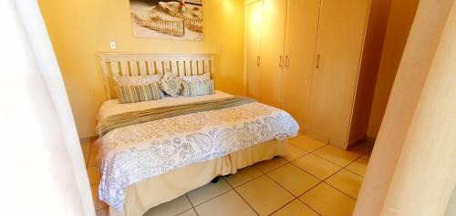 Margate Apartment | 4 Shore - 99 Ramsgate - 6 Sleeper - Close to the Beach!