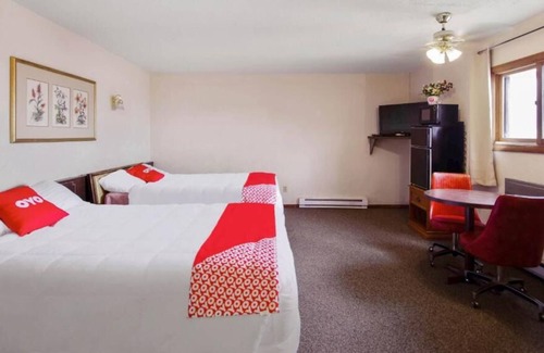 Cheyenne Wells House | 4 Sleek Units! Near Eastern Colorado Historical Society Jail Museum