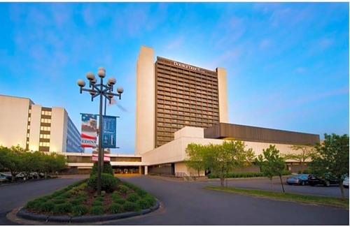 Bloomington Hotel | 4-Star Hotel ∙ DoubleTree by Hilton Hotel Bloomington - Minneapolis South