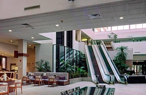 Grand River Hotel | 4-Star Hotel ∙ Marriott East Lansing at University Place