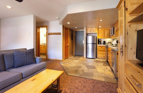 Olympic Valley Hotel | 4 Units | Full Kitchen | Free Parking | Olympic Valley Stay