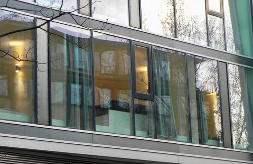 Ottensen Apartment | 4-Zi.-Apartment 'Elbkontor II', modern apartment for up to 10 people, WiFi