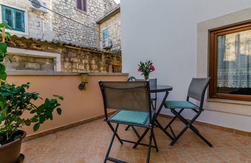 Trogir Apartment | 40 m² Apartment ∙ 1 bedroom ∙ 2 guests