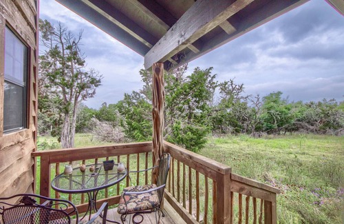 Fredericksburg Cabin | 40 m² Cabin ∙ 1 bedroom ∙ 2 guests