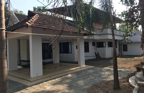 Pallam House | 4000 sq ft spacious lexuary house