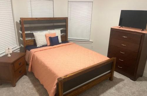 New Market House | 402 aracanum ln