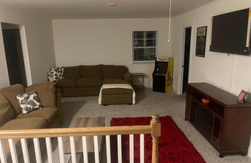 New Market House | 402 aracanum ln