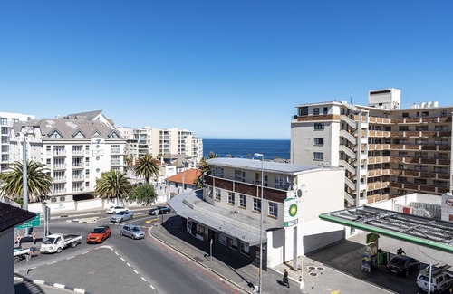 Sea Point Apartment | 404 The Cosmopolitan, Sea Point
