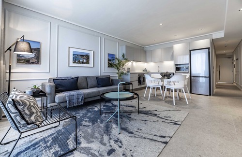Sea Point Apartment | 404 The Cosmopolitan, Sea Point