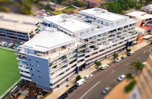 Terrigal Apartment | 405 PINE TREE | Short walk to beach | Accom Holidays