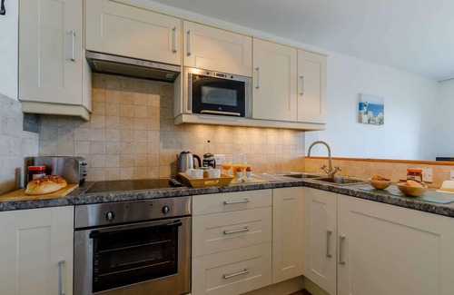 St Ives Apartment | 41 Carrack Widden - One Bedroom Apartment, Sleeps 4