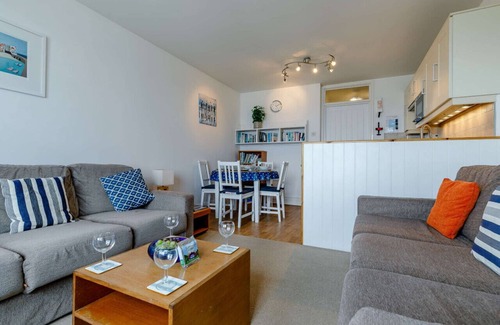 St Ives Apartment | 41 Carrack Widden - One Bedroom Apartment, Sleeps 4