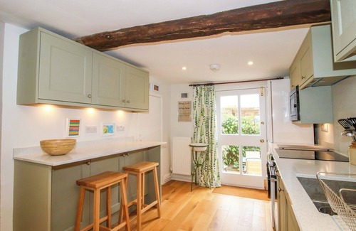 Bishops Castle Cottage | 41 HIGH STREET, family friendly, with open fire in Bishop's Castle