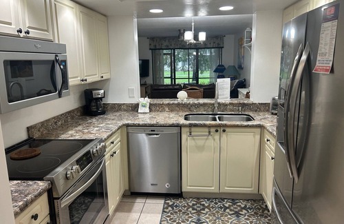 South Bradenton Condo | 4103 Beautiful 2-bed, 2-bath Bradenton condo close to Beaches and IMG