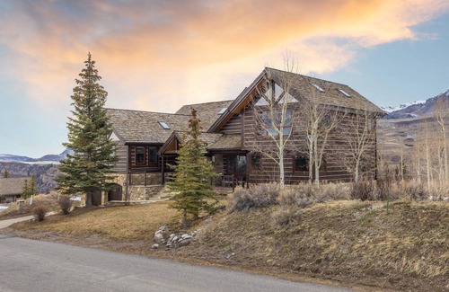 Timber Ridge House | 418 m² House ∙ 5 bedrooms ∙ 14 guests