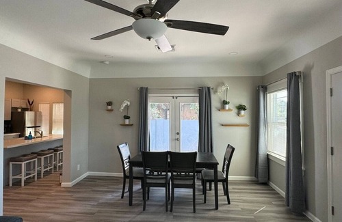 Roosevelt House | 42 Chelsea Place On The Park- In Heart Of Downtown