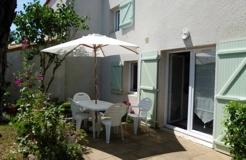 Saint-Vincent-sur-Jard House | 42 m² House ∙ 2 bedrooms ∙ 4 guests