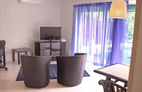 Caumont-sur-Durance Apartment | 42 m² Apartment ∙ 1 bedroom ∙ 2 guests