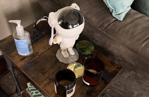 Buffalo Apartment | 420 Friendly 3 bedroom upstairs apartment. Street parking. Covered porch