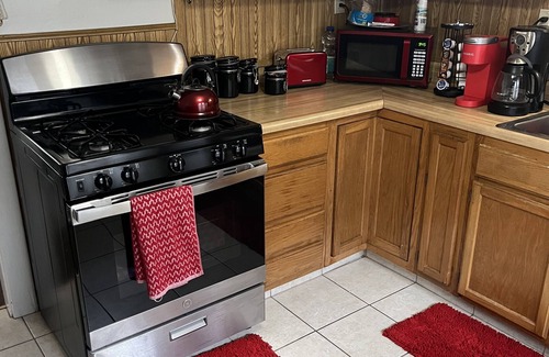 Buffalo Apartment | 420 Friendly 3 bedroom upstairs apartment. Street parking. Covered porch